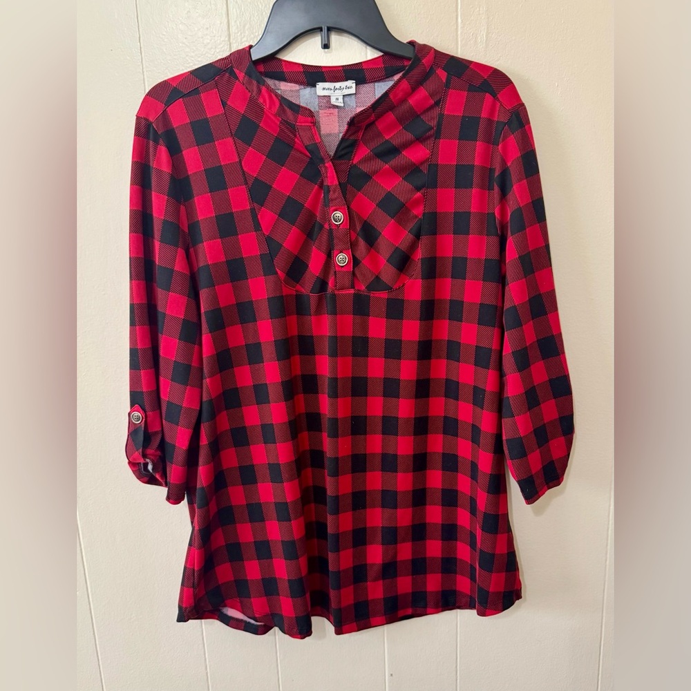 Buffalo Plaid Henley Tunic in Red and Black 3/4 length sleeves